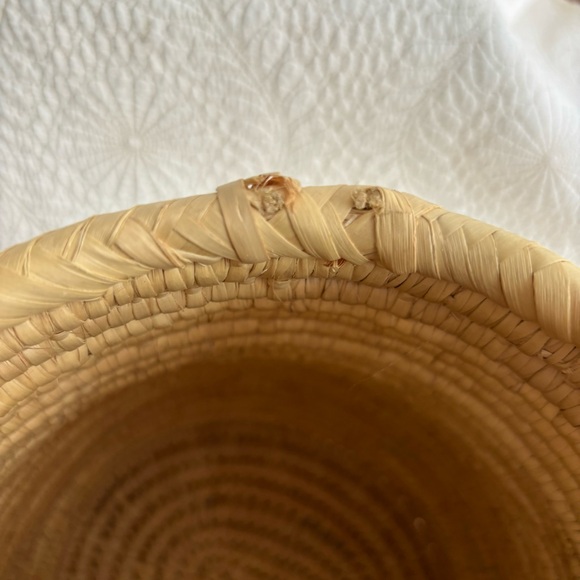 Handcrafted Woven Basket with Lid - Picture 6 of 7